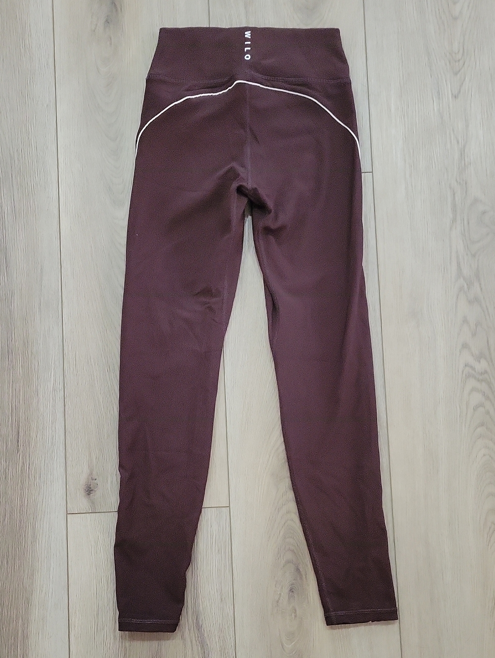 WIL·O Burgundy High-Rise Leggings with Contrast Piping